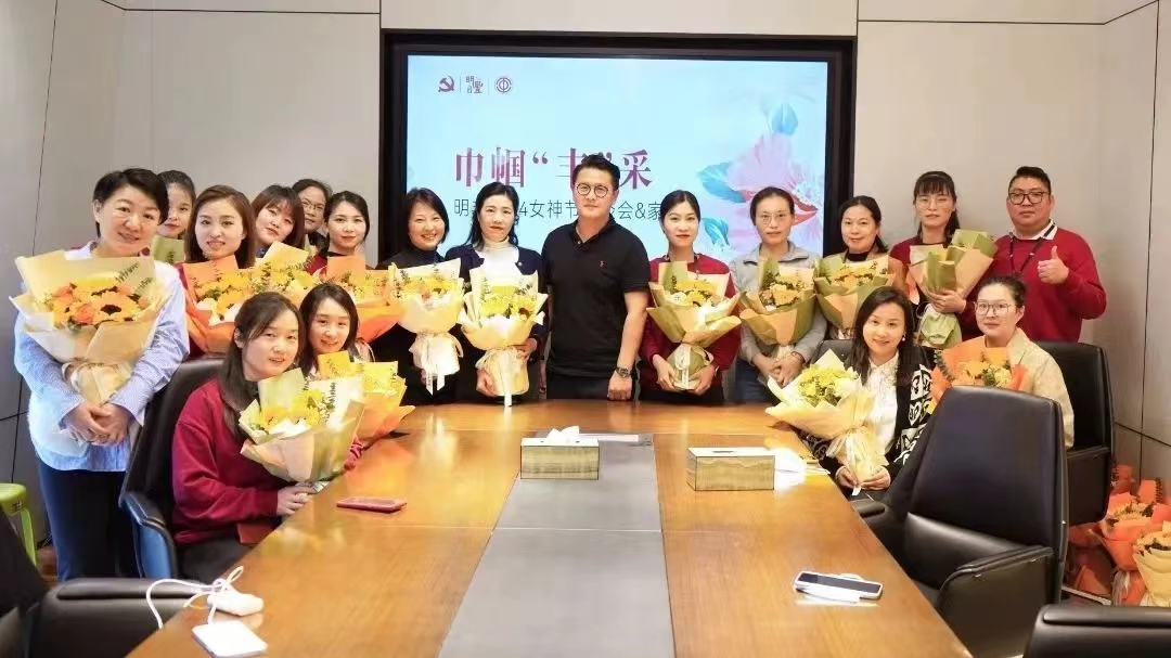 每一個(gè)年紀(jì)，都是恰到好處的你。